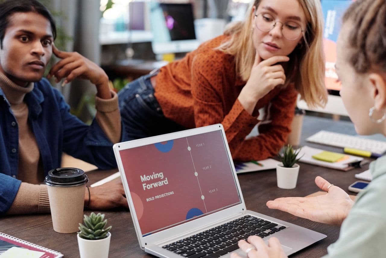 Kaconex team working on digital solutions